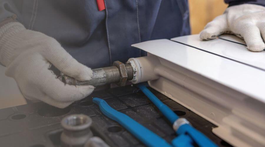 Expert burst pipe repair services in Swisher, IA